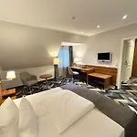 Zum Zollhaus 4*