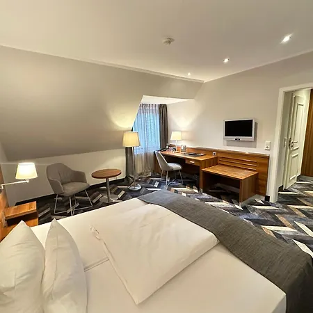 Zum Zollhaus 4*