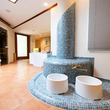 Hotel Zum Zollhaus 4*