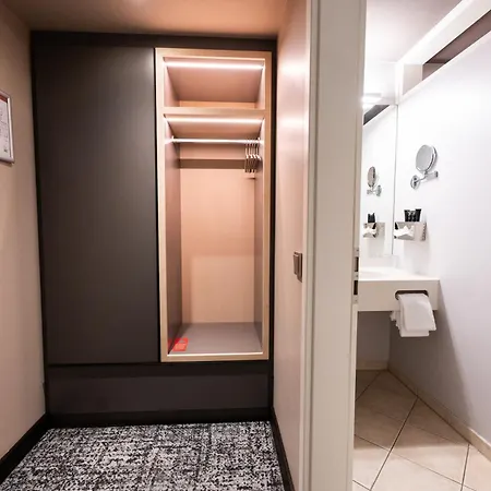 Zum Zollhaus 4*