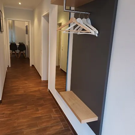Zum Zollhaus 4*