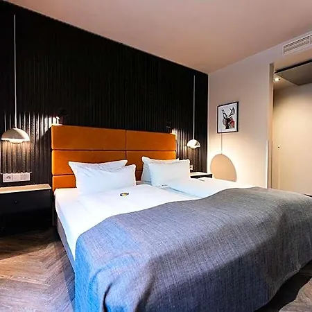 Zum Zollhaus 4*