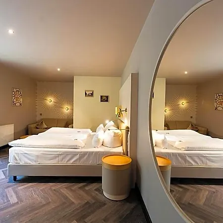 Zum Zollhaus 4*
