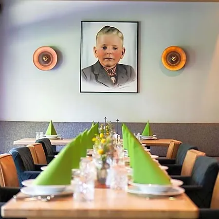 Zum Zollhaus Hotel 4*