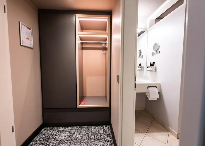 Zum Zollhaus 4*